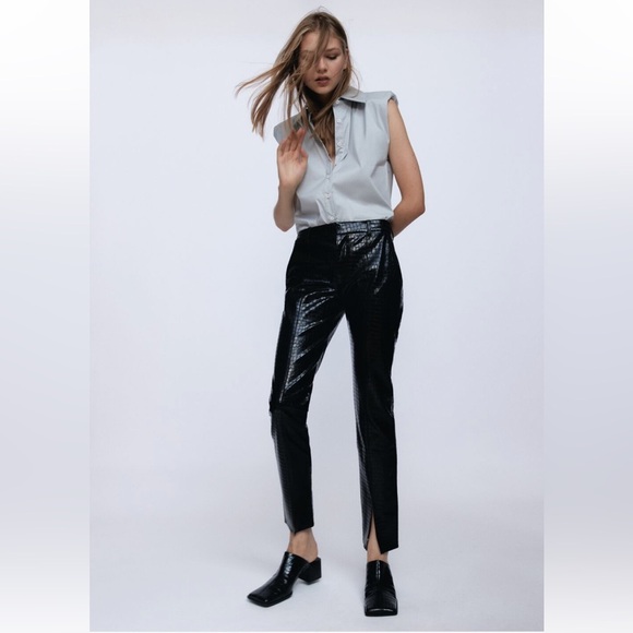 ZARA Limited Edition Sleeveless Shoulder Pad Shirt, Size M 4043/260 - Picture 9 of 11